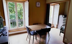 appartement T1 hyper centre 350 m des thermes 200 m des télécabines deuxième étage avec ascenseur